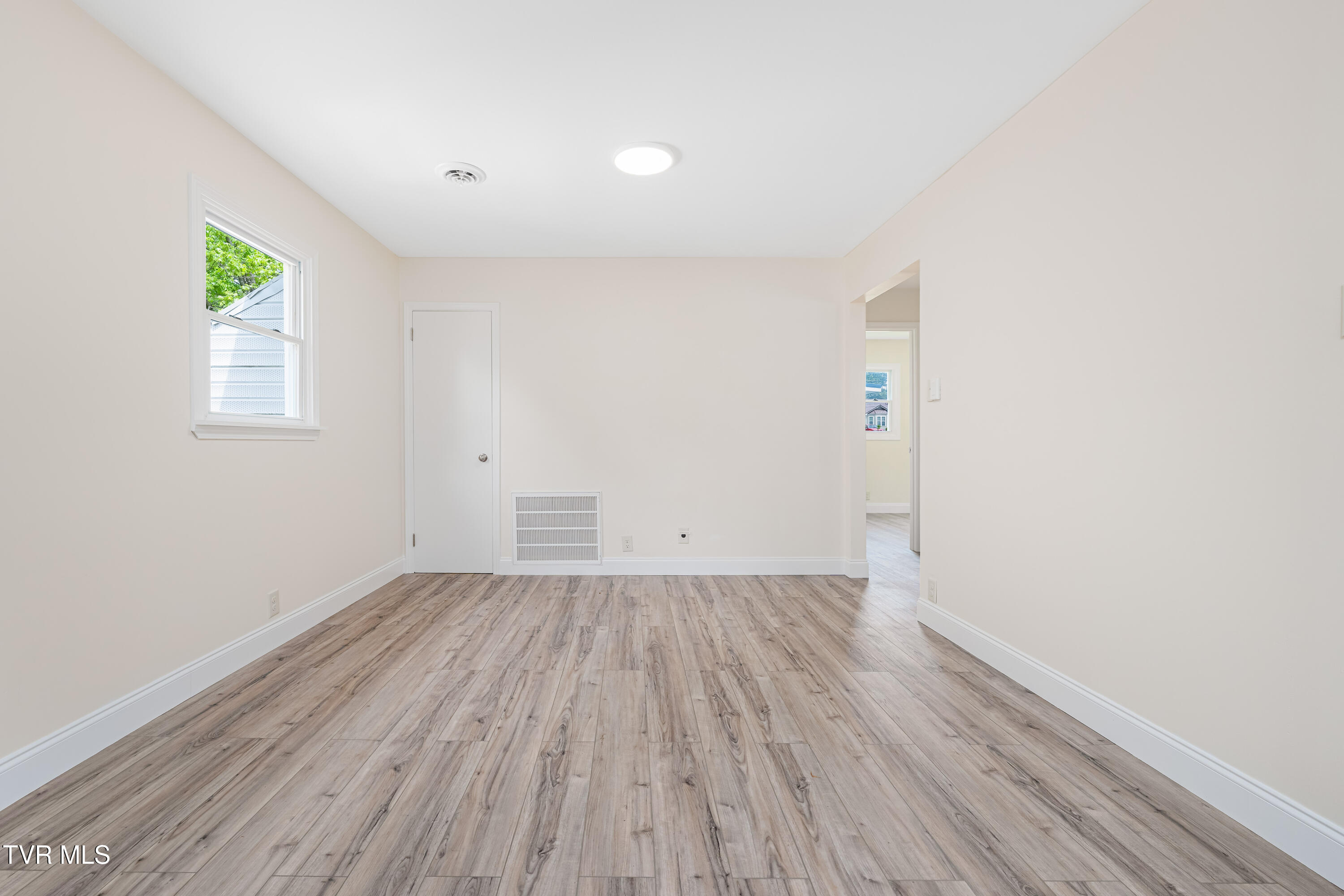 705 Holston Avenue, Elizabethton, Tennessee image 34