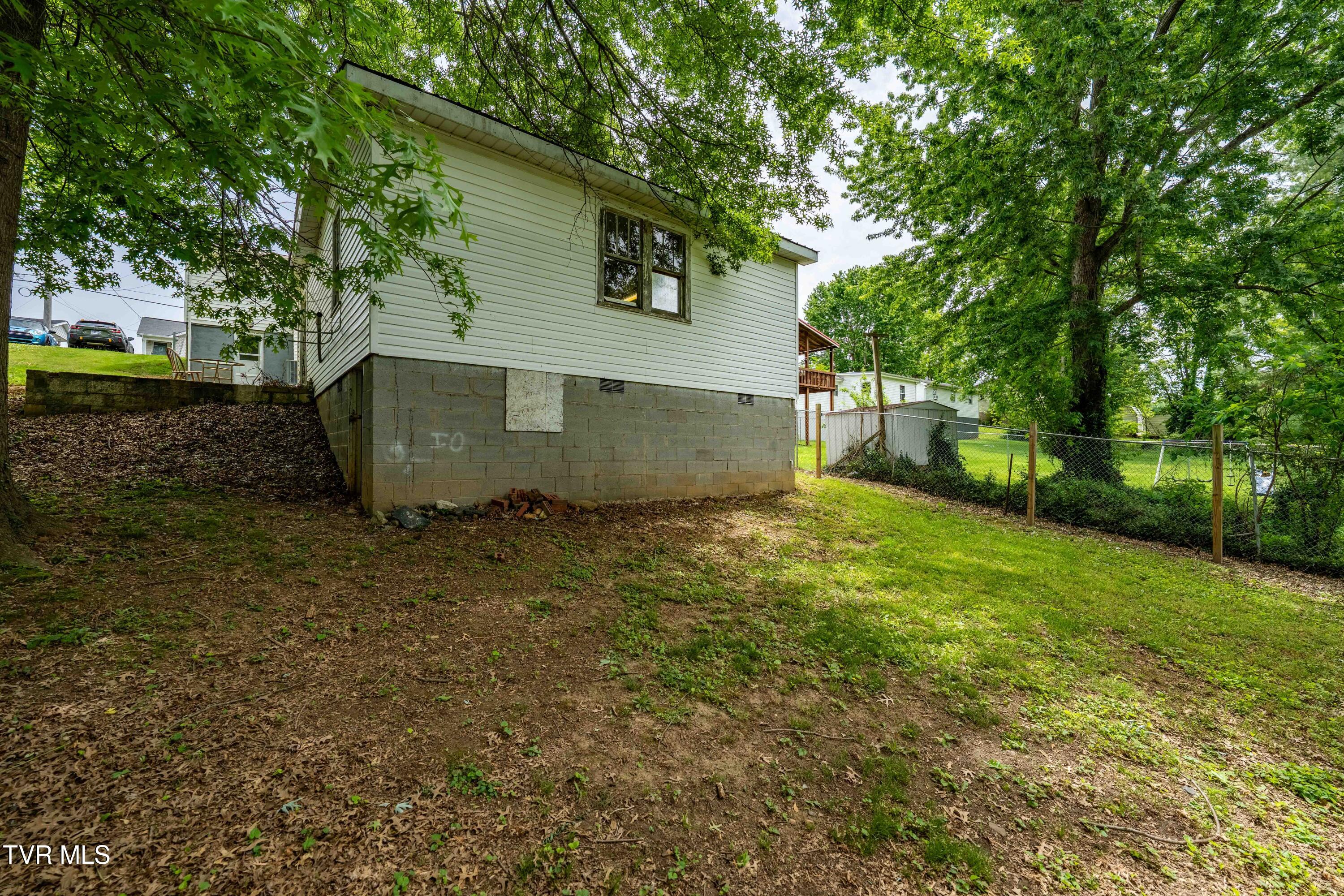 705 Holston Avenue, Elizabethton, Tennessee image 25