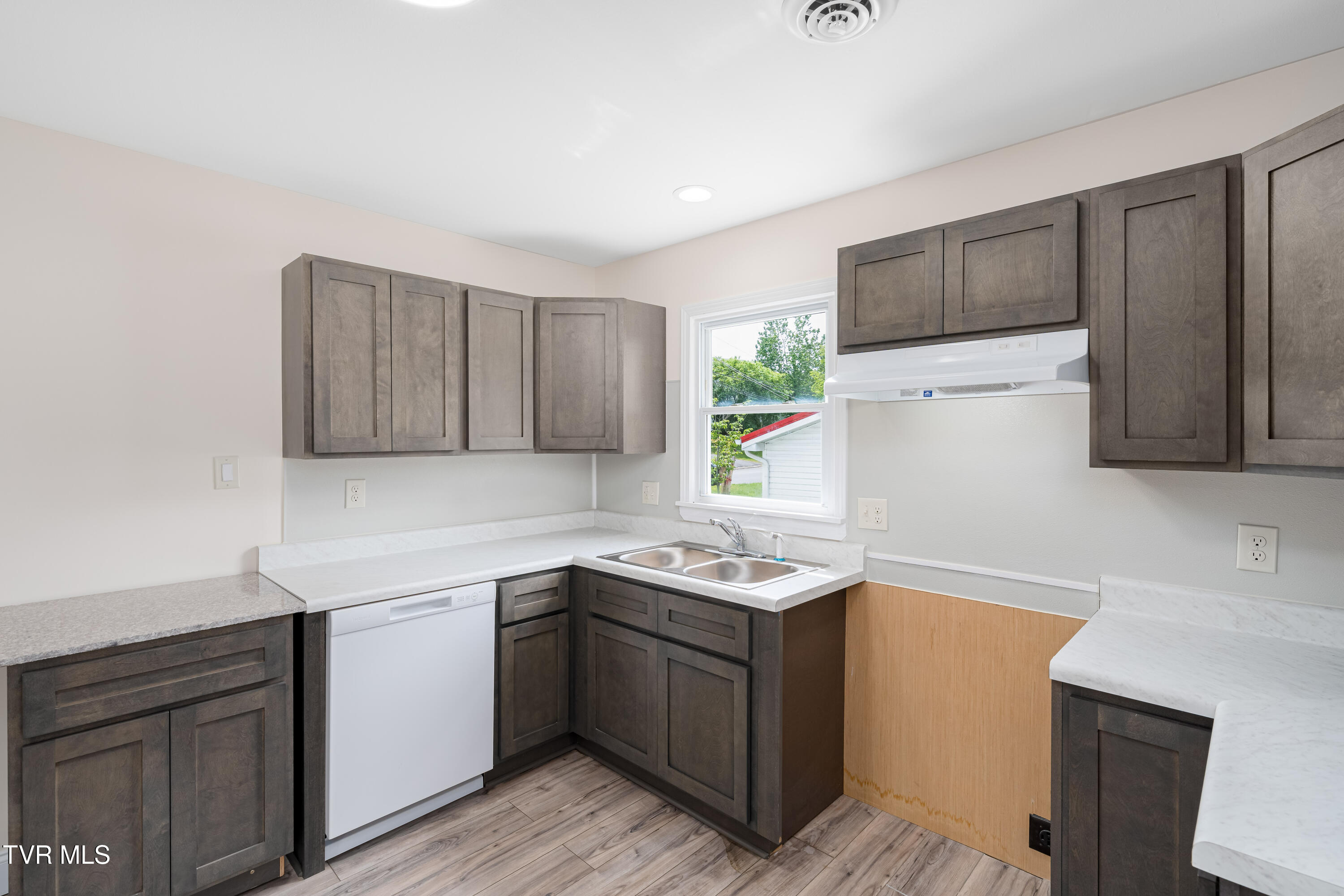 705 Holston Avenue, Elizabethton, Tennessee image 36