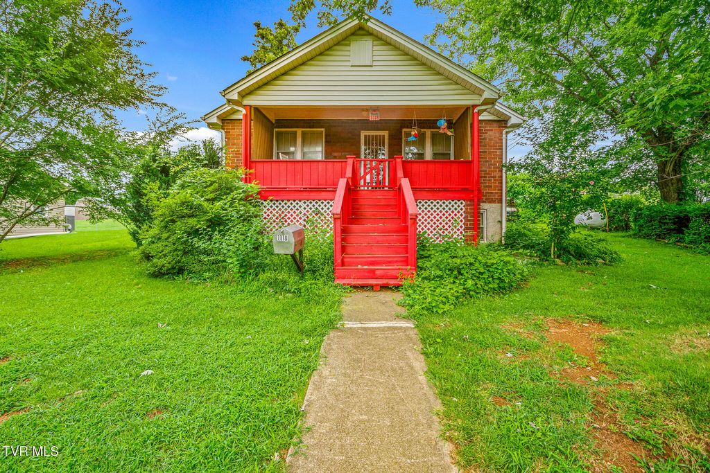 Photo of 1118 Hampton Avenue, Kingsport, TN 37660 (MLS # 9985239)