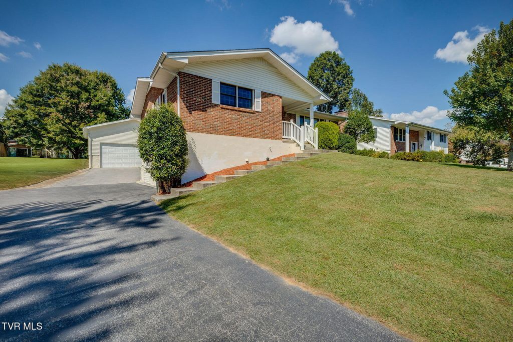 Photo of 328 Winding Way Road, Bristol, VA 24201 (MLS # 9986100)