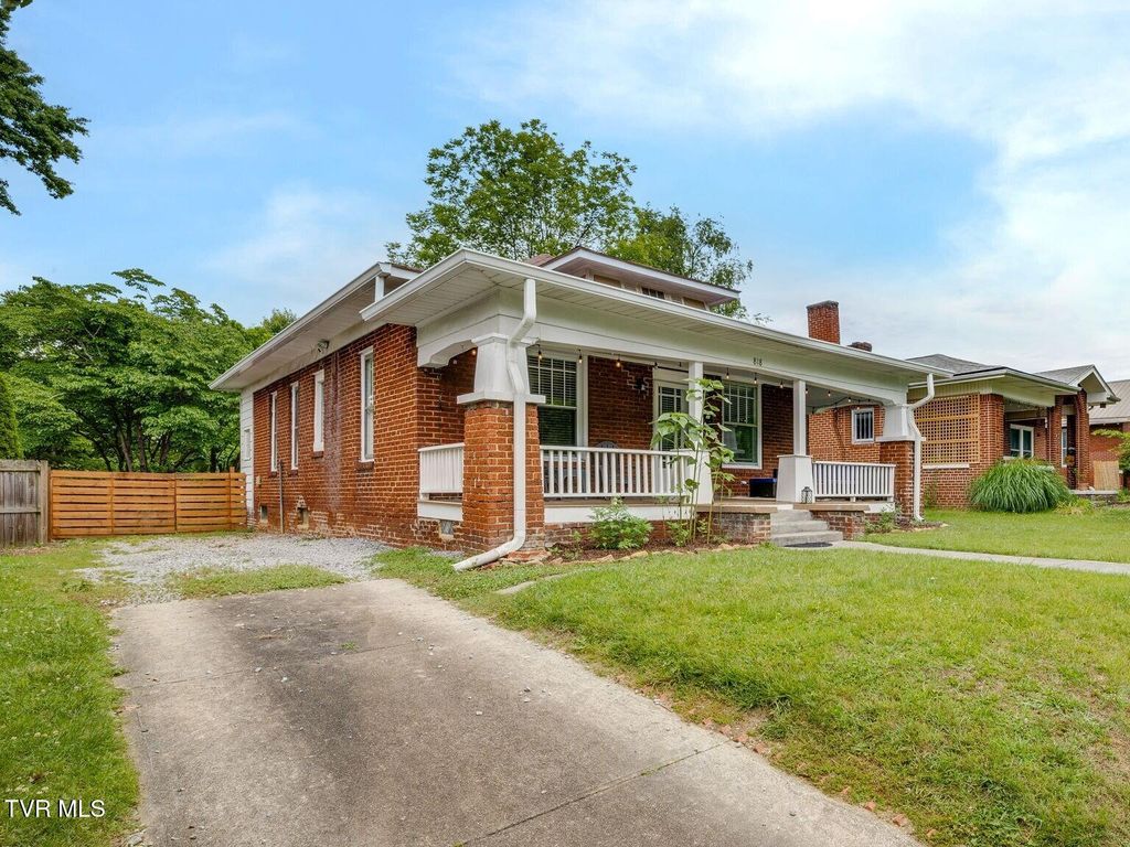 Photo of 818 Maple Street, Johnson City, TN 37604 (MLS # 9995975)