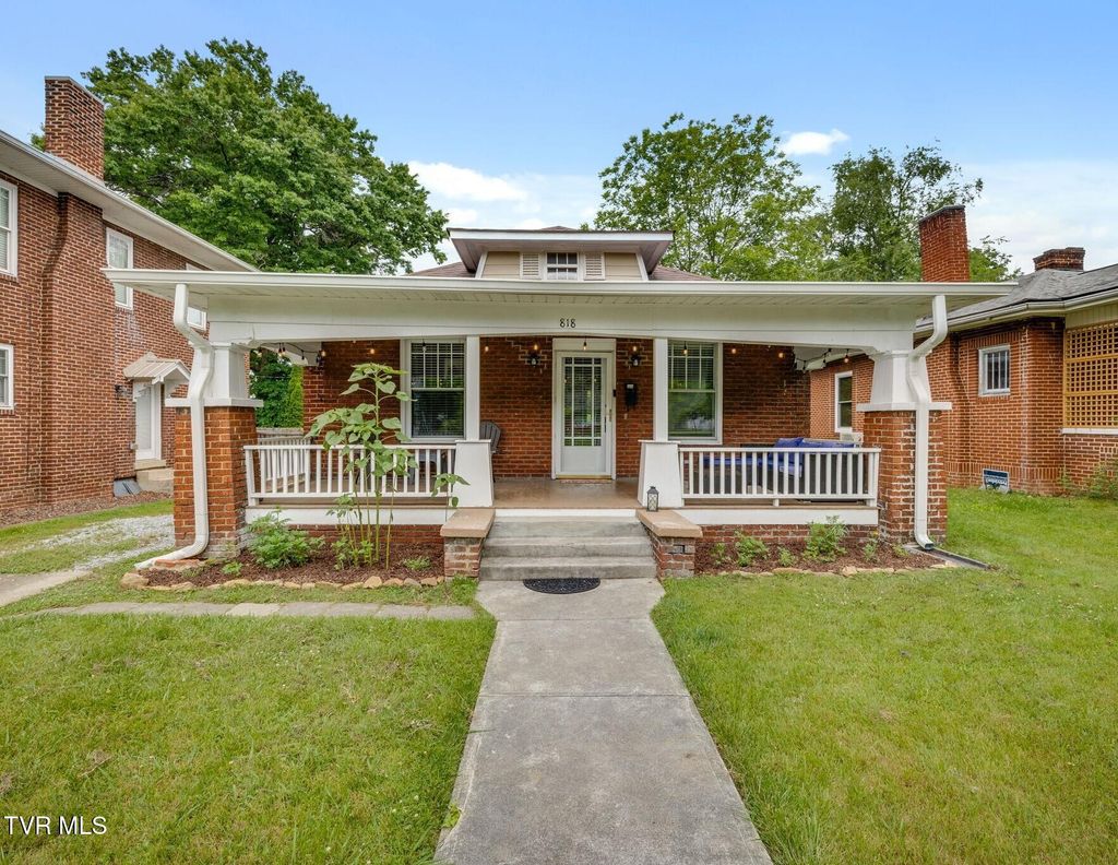 Photo of 818 Maple Street, Johnson City, TN 37604 (MLS # 9995975)