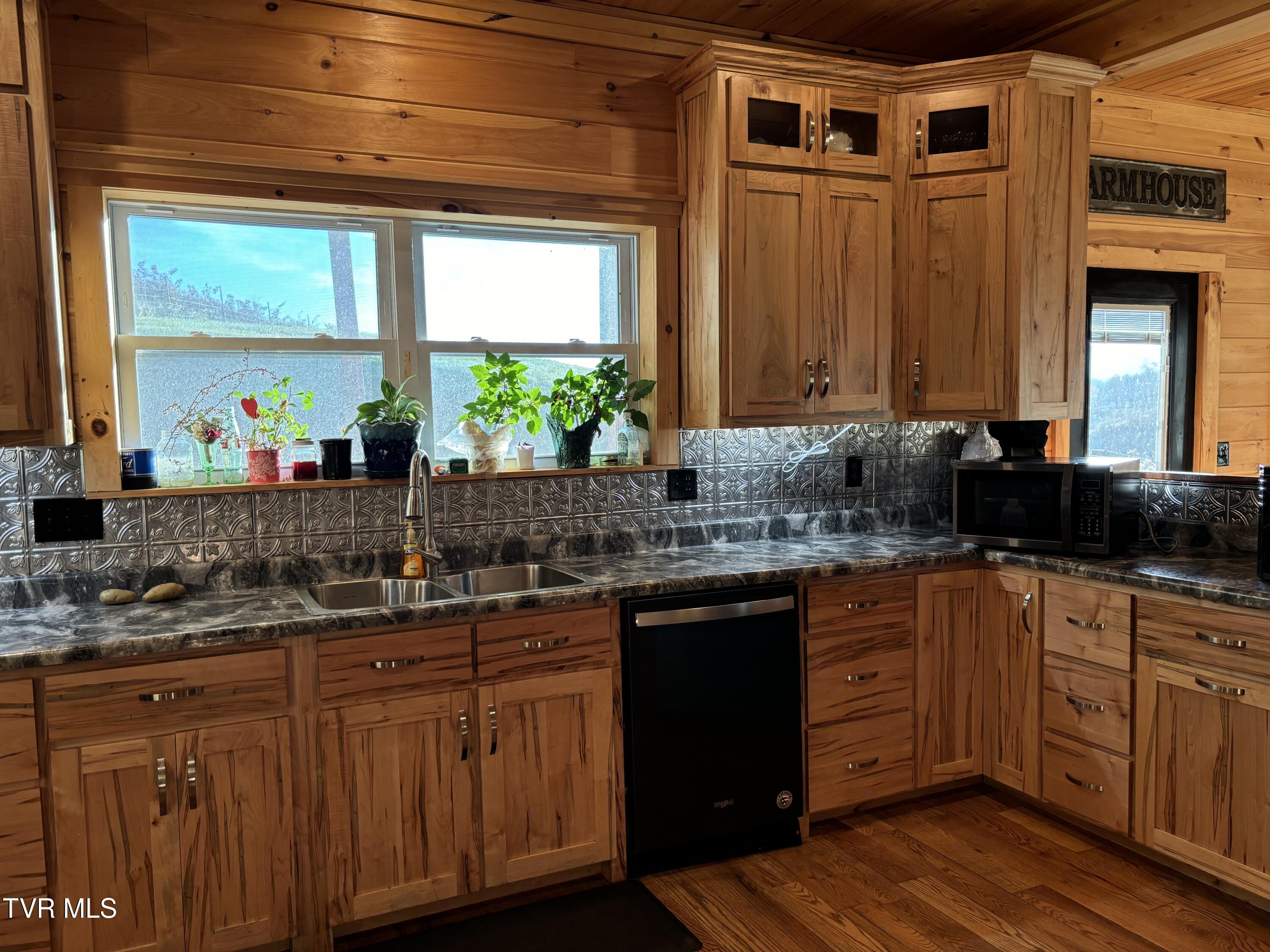 533 Robinson Hollow Lane, Mountain City, Tennessee image 35