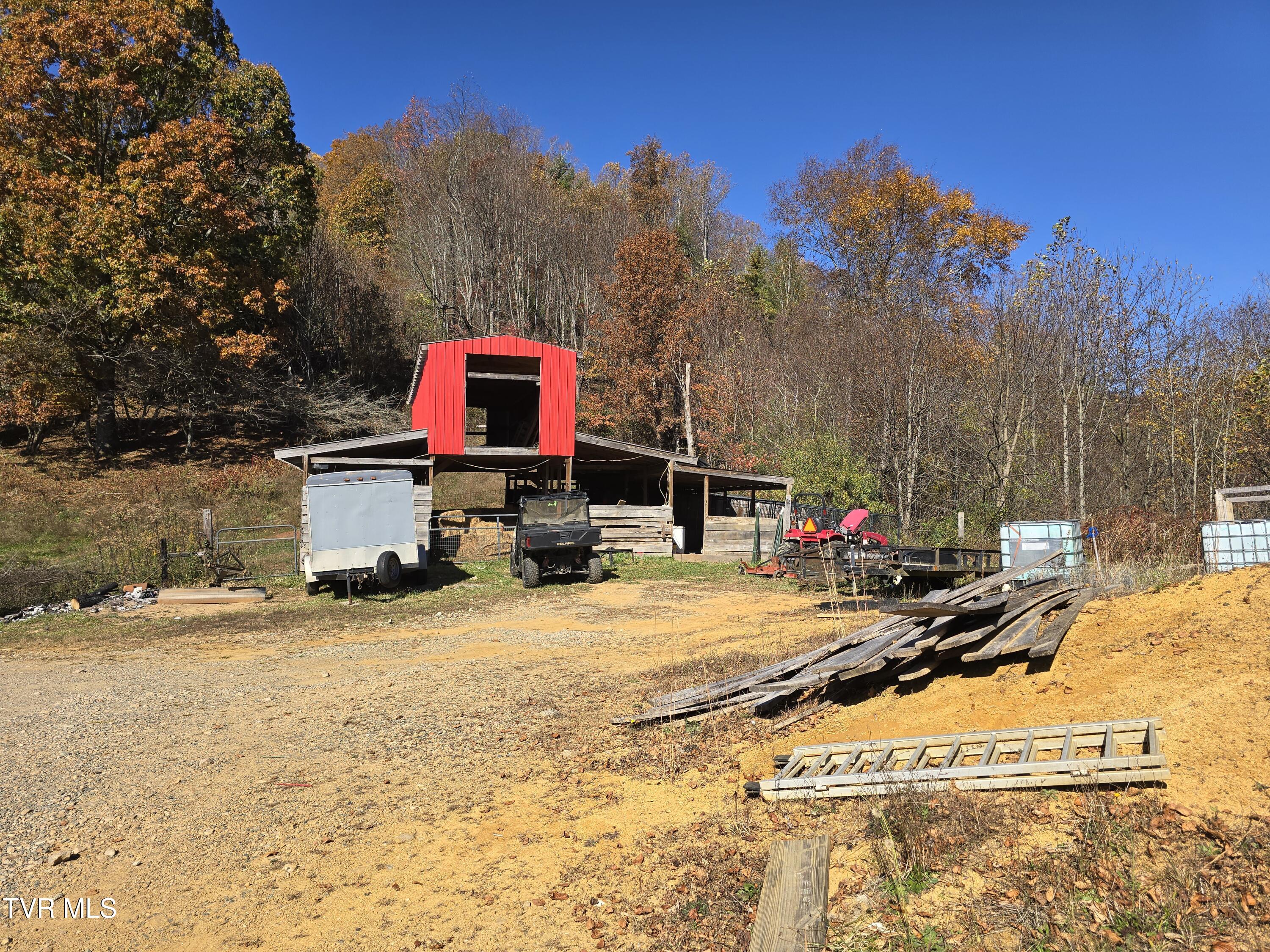 533 Robinson Hollow Lane, Mountain City, Tennessee image 29