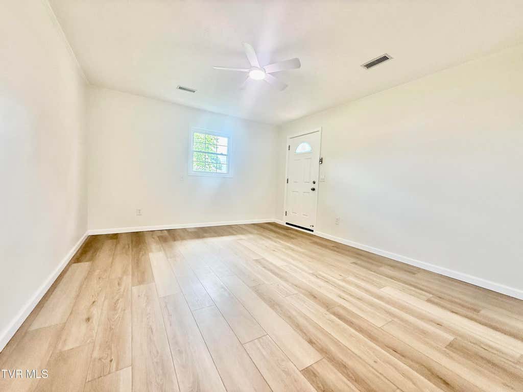 Photo of 1006 Minton Place, Kingsport, TN 37660 (MLS # 9998114)