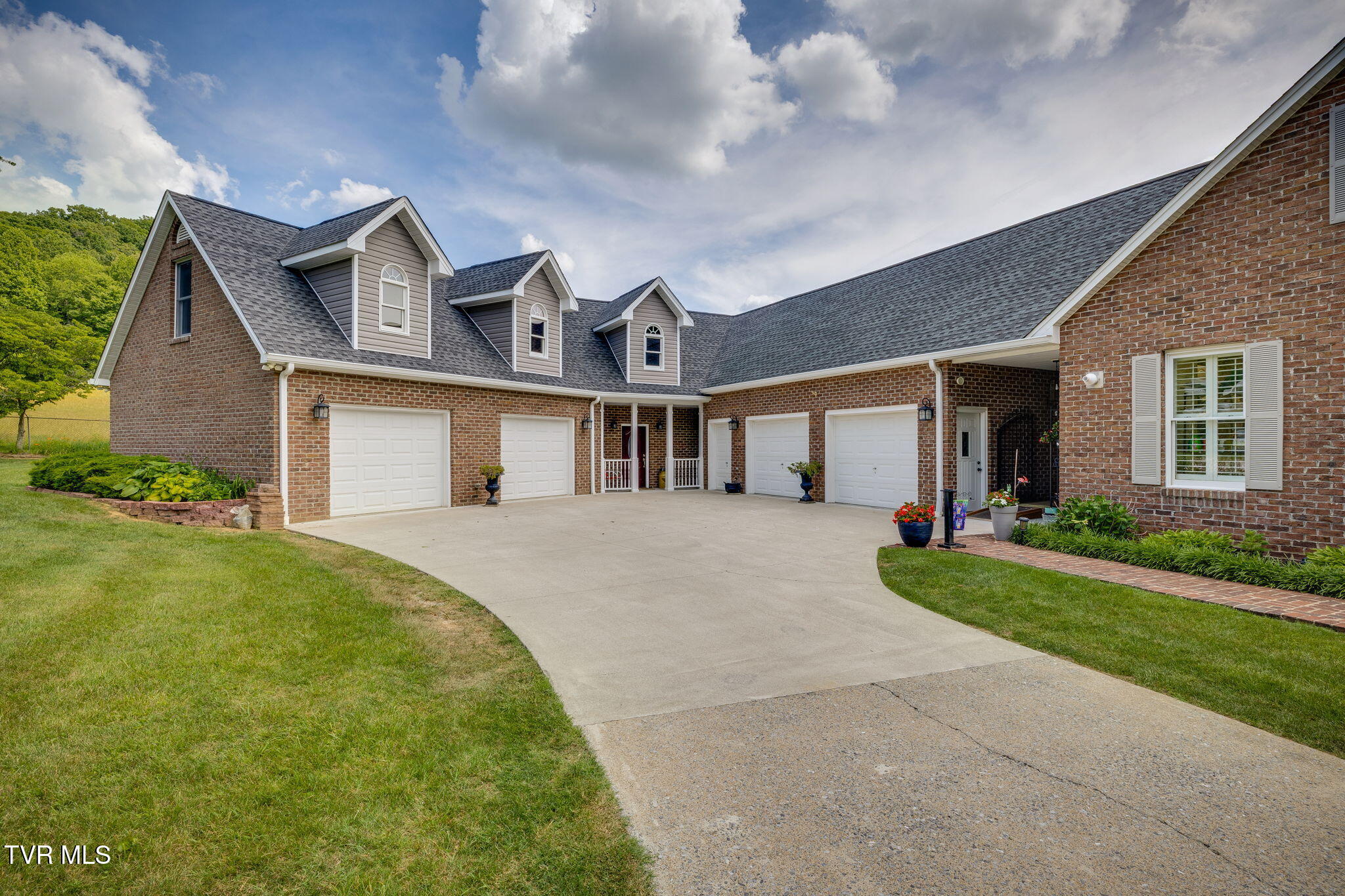 330 Roscommon Drive