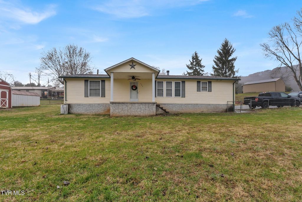 Photo of 309 Sammons Pvt Drive, Blountville, TN 37617 (MLS # 9989993)