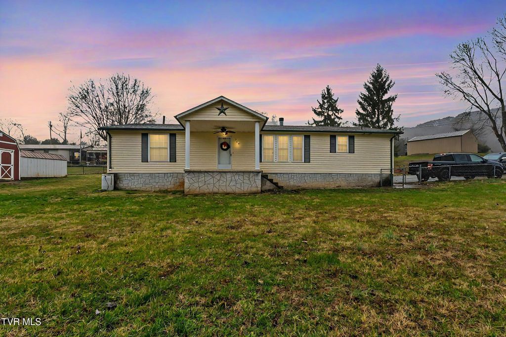 Photo of 309 Sammons Pvt Drive, Blountville, TN 37617 (MLS # 9989993)