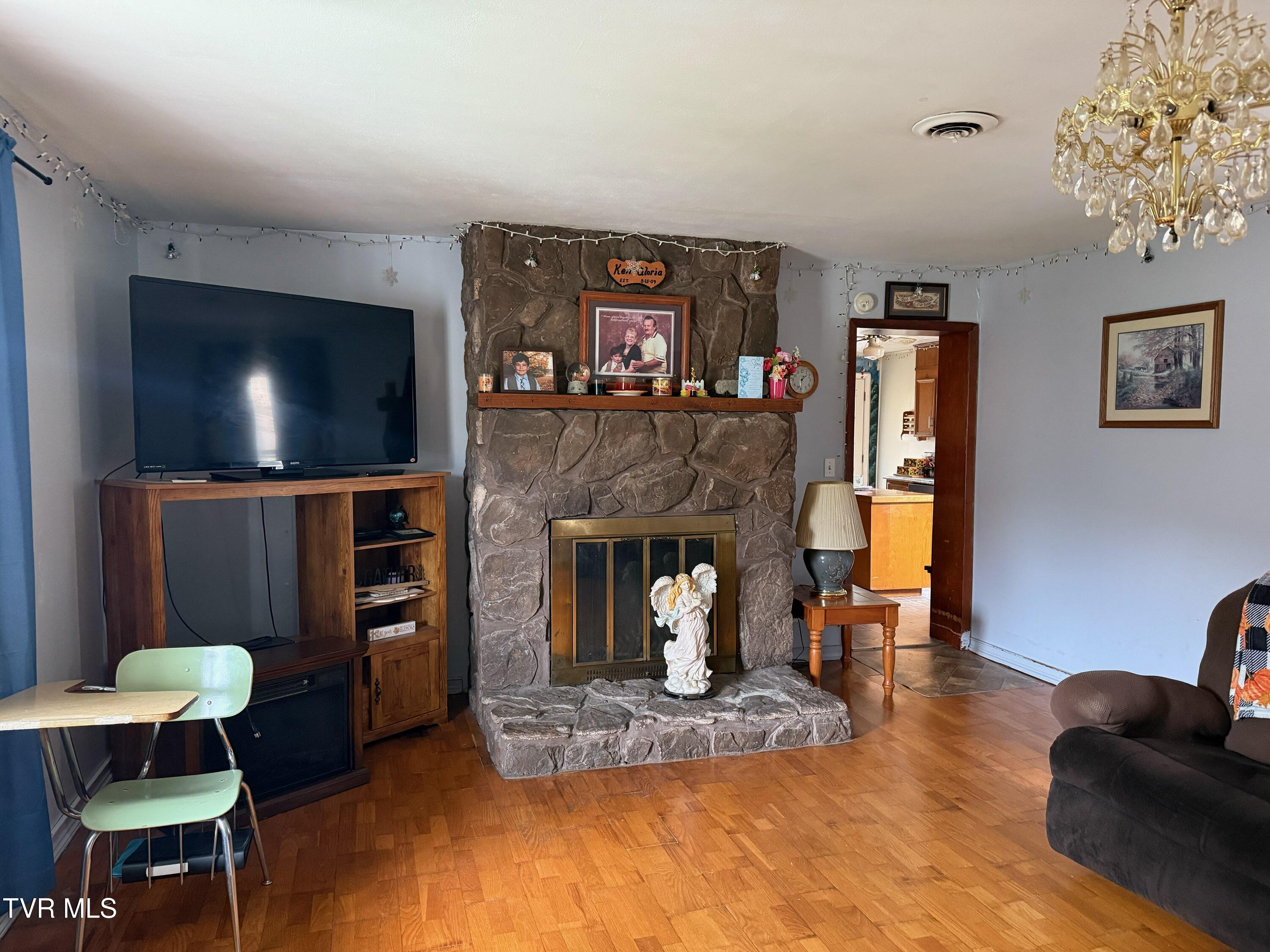 401 Mohawk Drive, Erwin, Tennessee image 6
