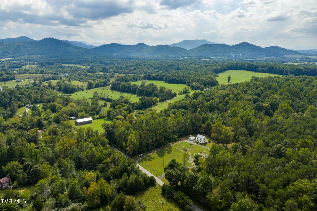 Photo of 170 Kelley Gap Road, Greeneville, TN 37743 (MLS # 9986309)