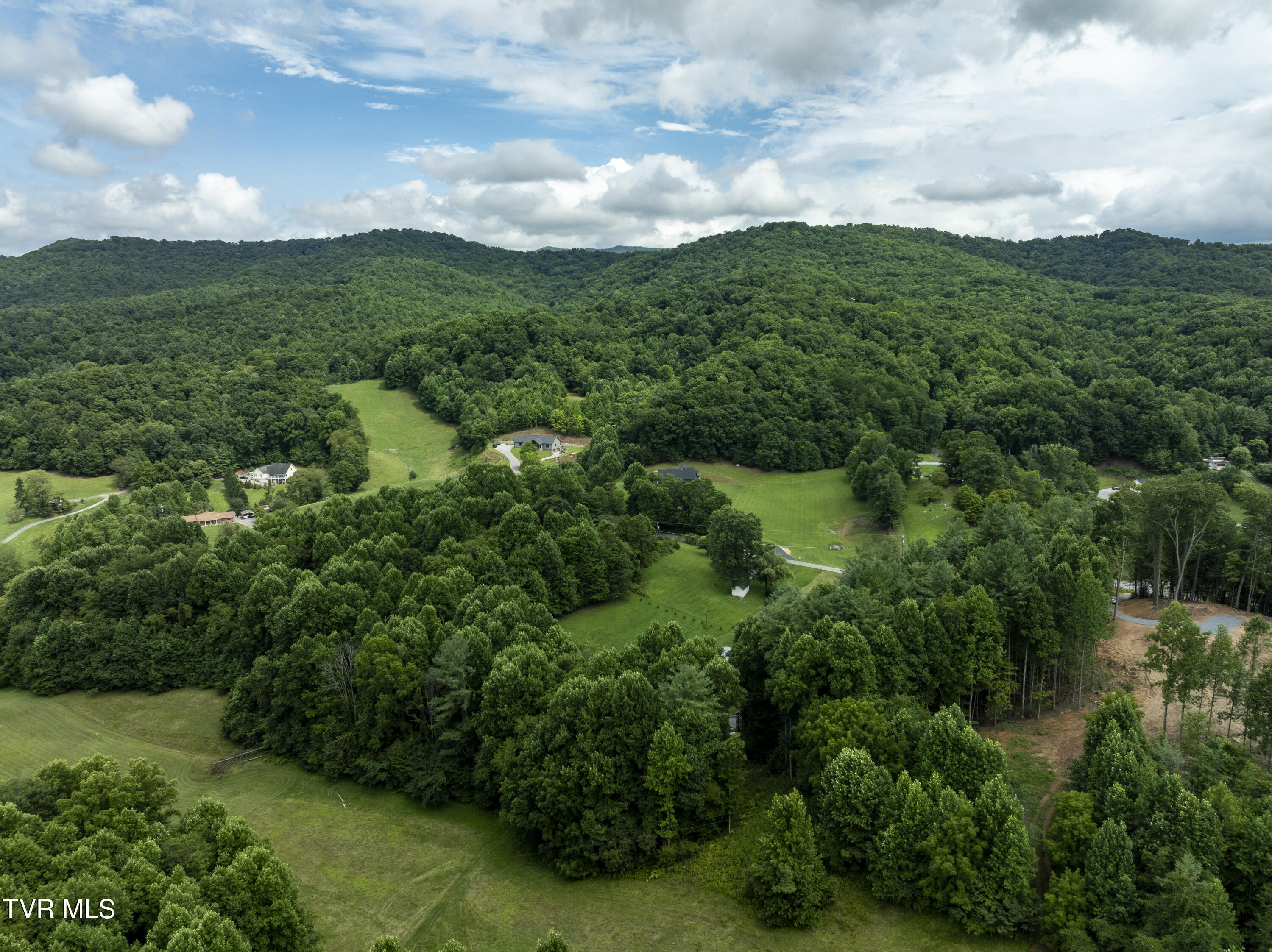 6495 Lazy Bear Lane, Unicoi, Tennessee image 6