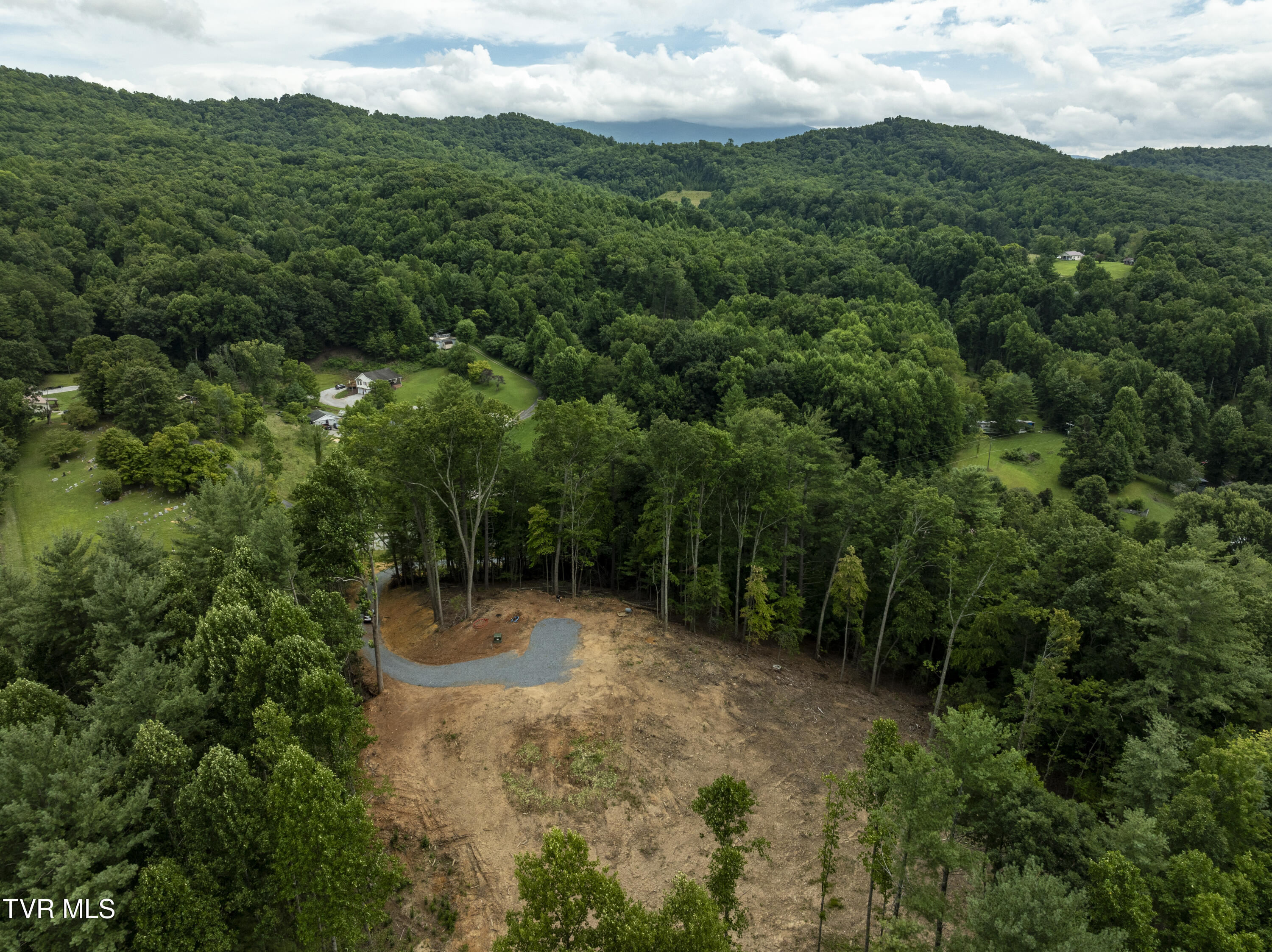 6495 Lazy Bear Lane, Unicoi, Tennessee image 15