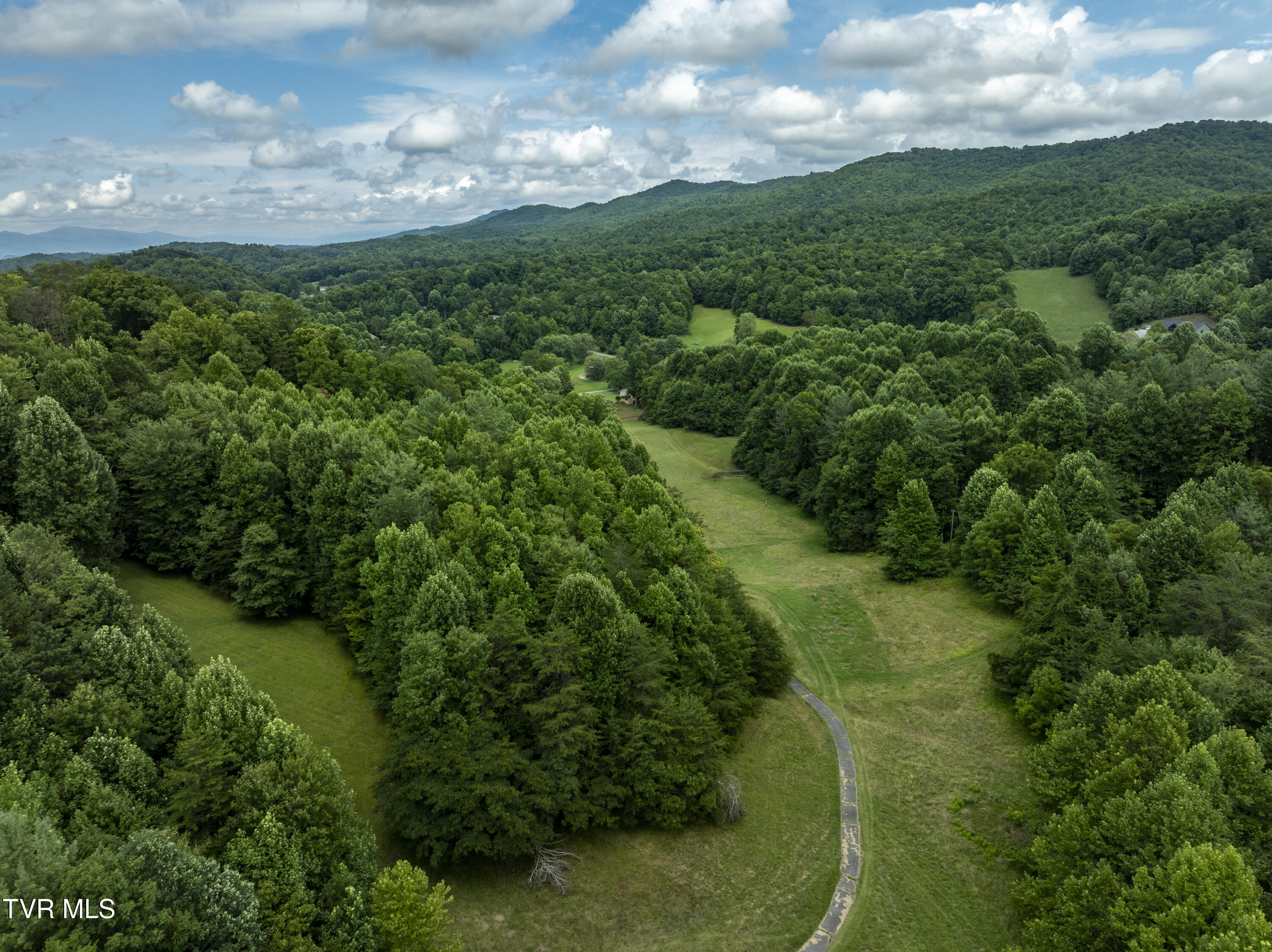 6495 Lazy Bear Lane, Unicoi, Tennessee image 19