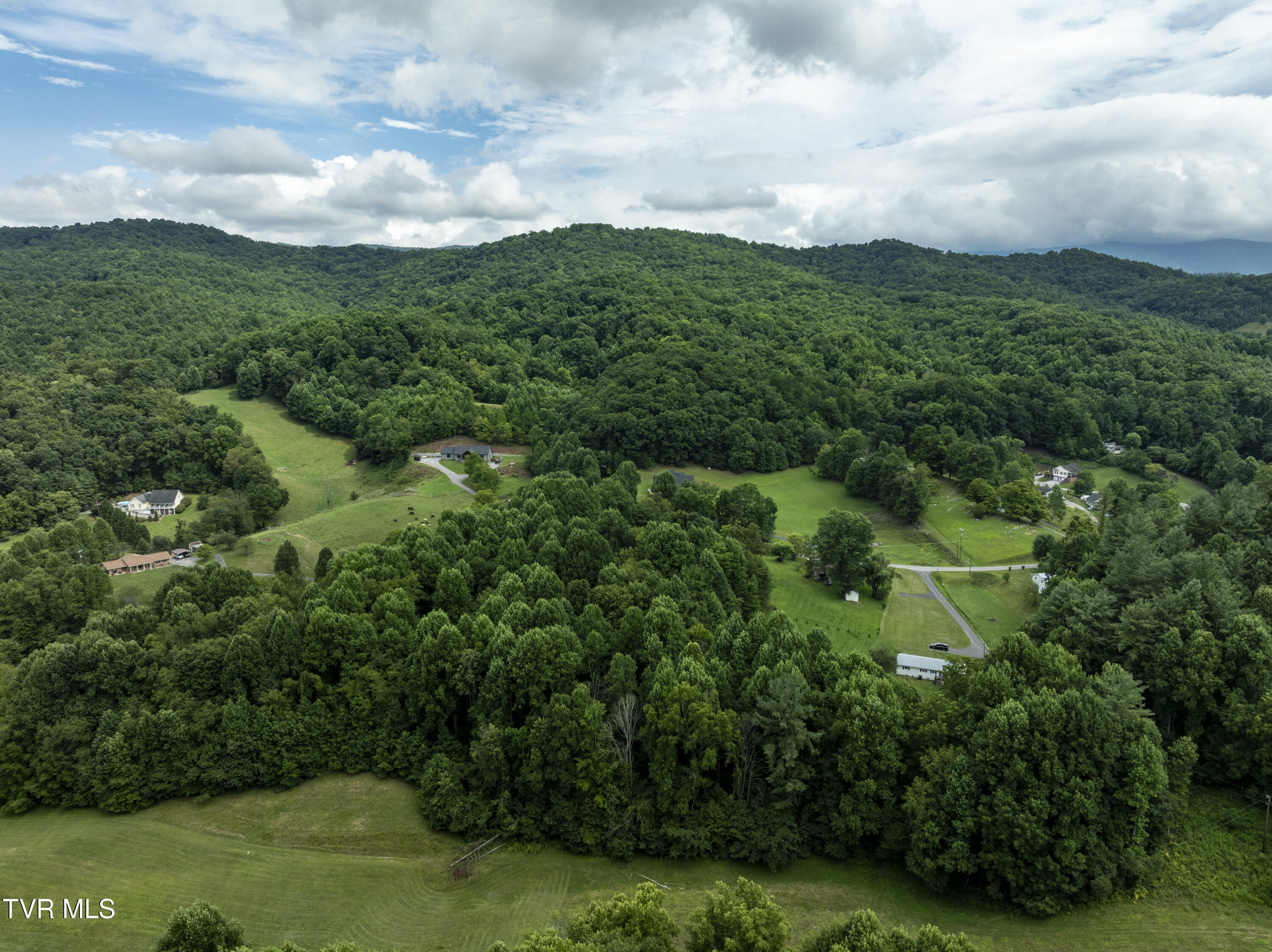 6495 Lazy Bear Lane, Unicoi, Tennessee image 7