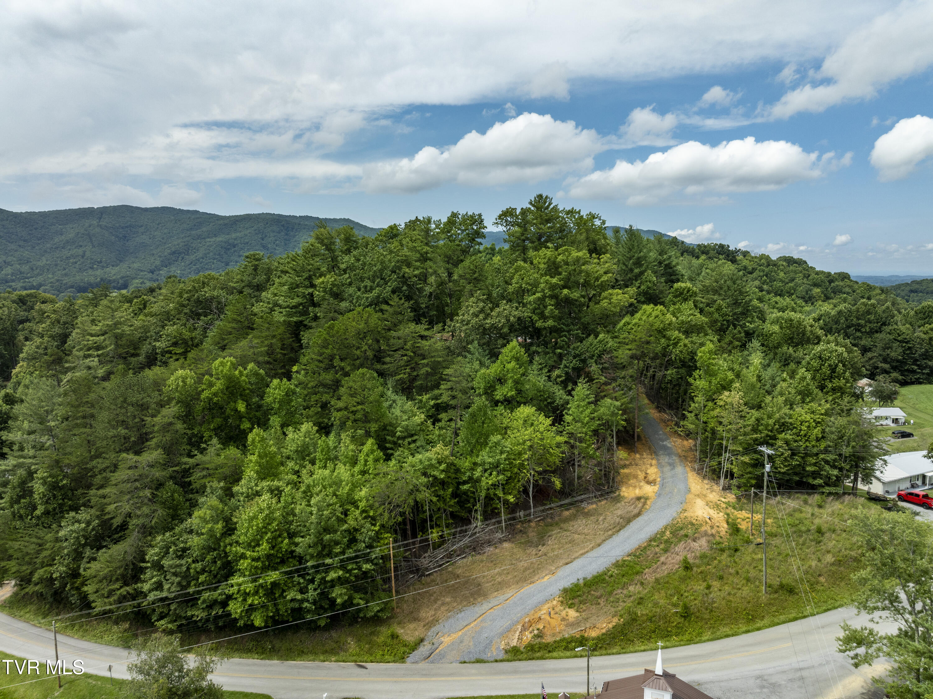 6495 Lazy Bear Lane, Unicoi, Tennessee image 1