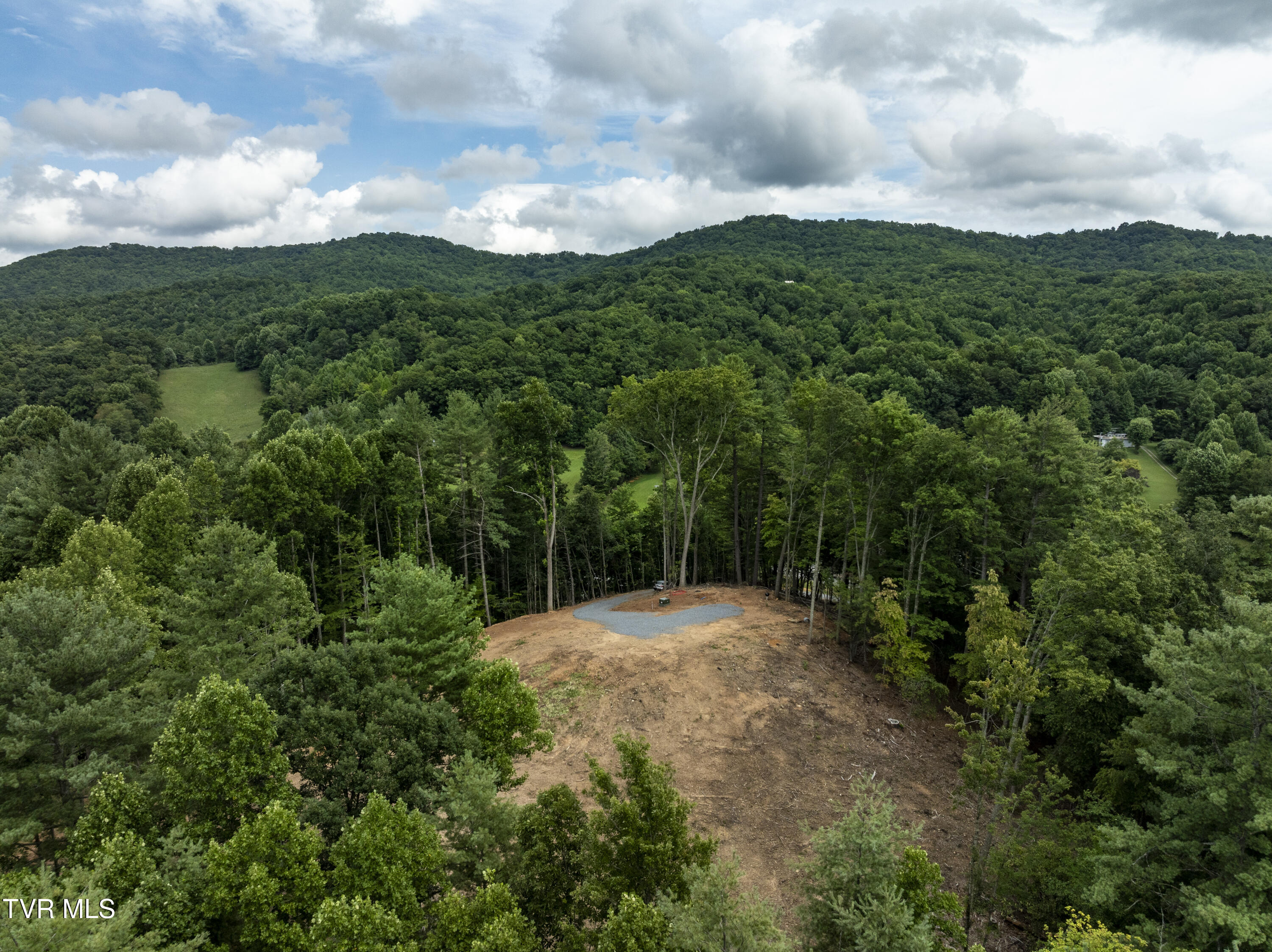 6495 Lazy Bear Lane, Unicoi, Tennessee image 32
