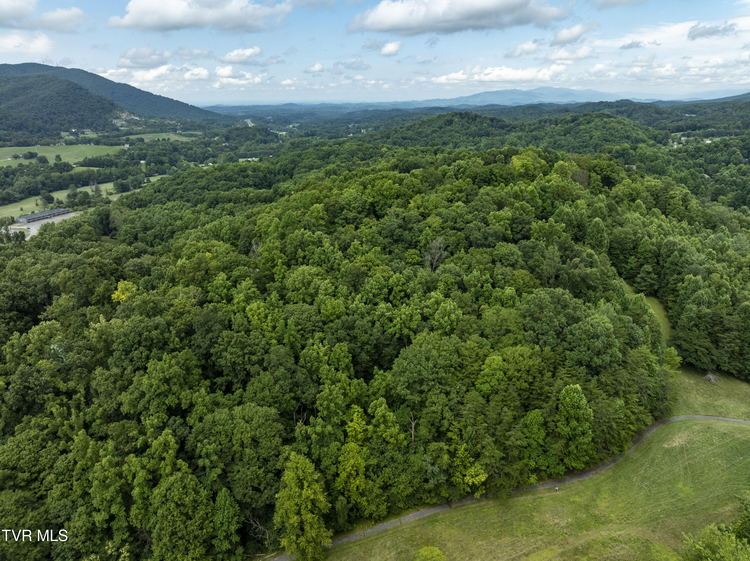 6495 Lazy Bear Lane, Unicoi, Tennessee image 27