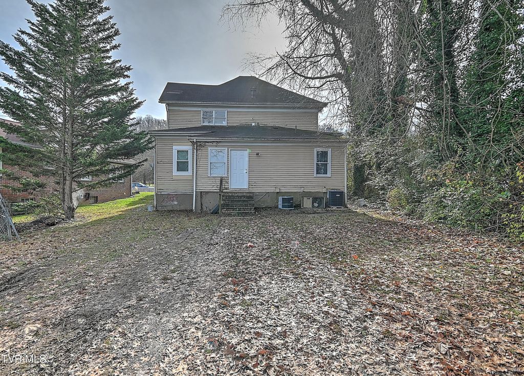 Photo of 1703 Windsor Avenue, Bristol, TN 37620 (MLS # 9990627)