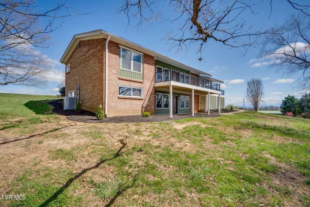 Photo of 1405 Dover Road, Morristown, TN 37813 (MLS # 9992785)