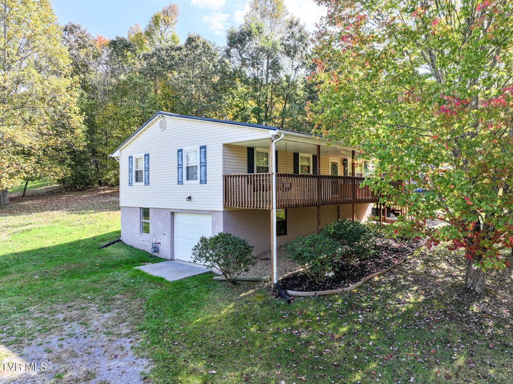 Photo of 403 Morningside Drive, Rogersville, TN 37857 (MLS # 9987451)