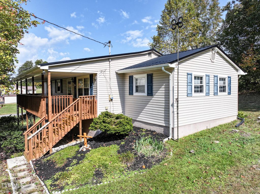 Photo of 403 Morningside Drive, Rogersville, TN 37857 (MLS # 9987451)