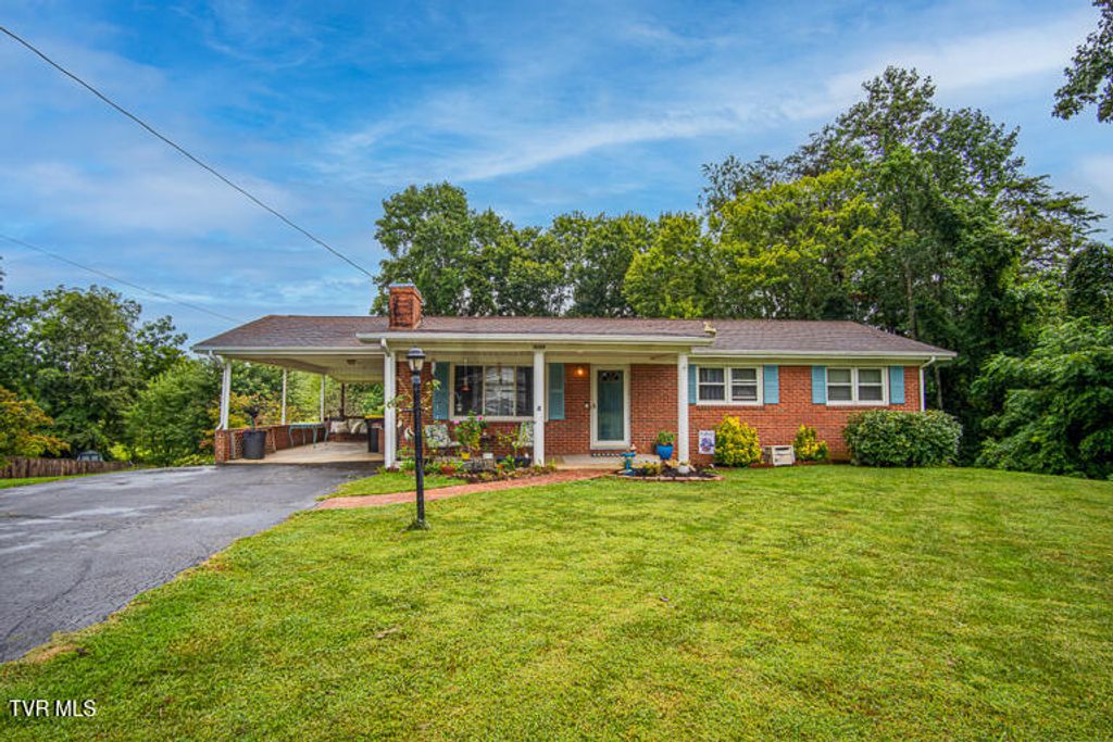 Photo of 16319 Mary Street, Abingdon, VA 24210 (MLS # 9980345)