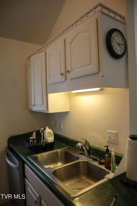Tiny photo for 1718 Concord Street, Johnson City, TN 37604 (MLS # 9985072)
