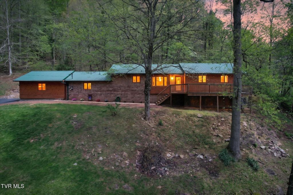 Photo of 603 Blue Springs Road, Elizabethton, TN 37643 (MLS # 9994249)