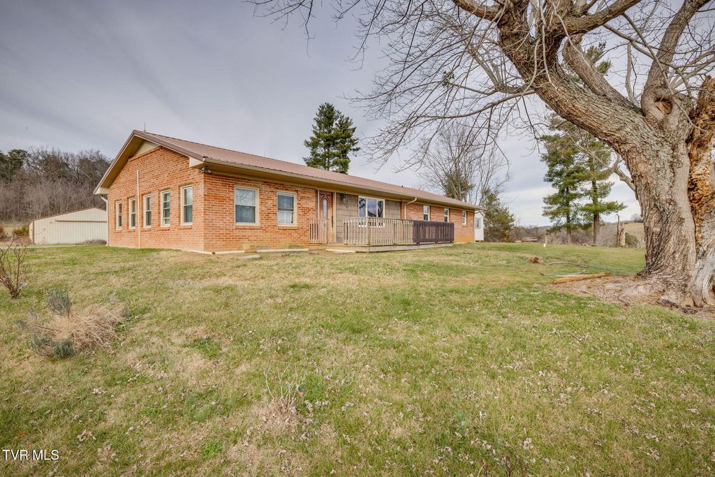 Photo of 2040 Warrensburg Road, Greeneville, TN 37743 (MLS # 9990138)