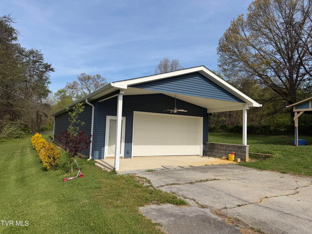 Photo of 520 Cedar Creek Road, Greeneville, TN 37743 (MLS # 9993533)