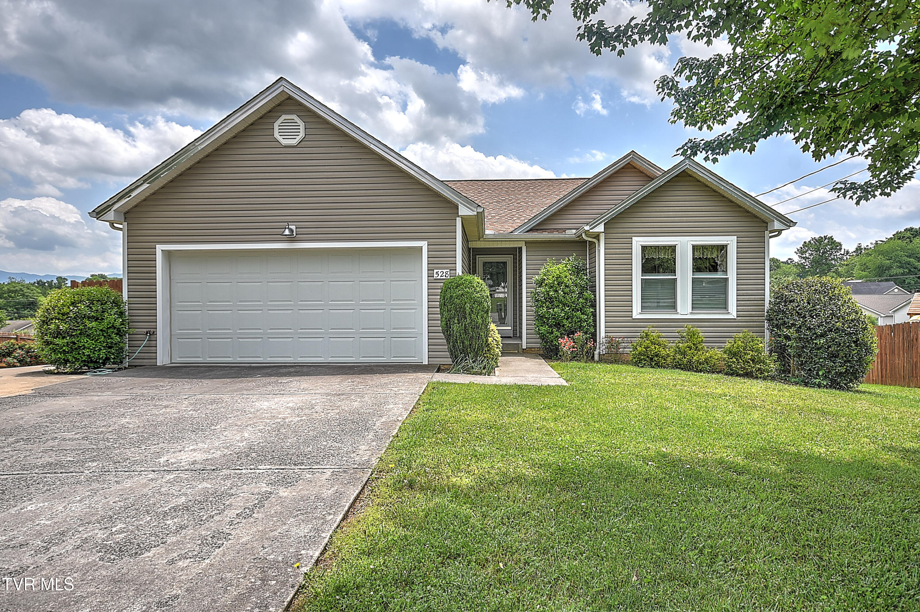 528 Natalie Court, Piney Flats, Tennessee image 4