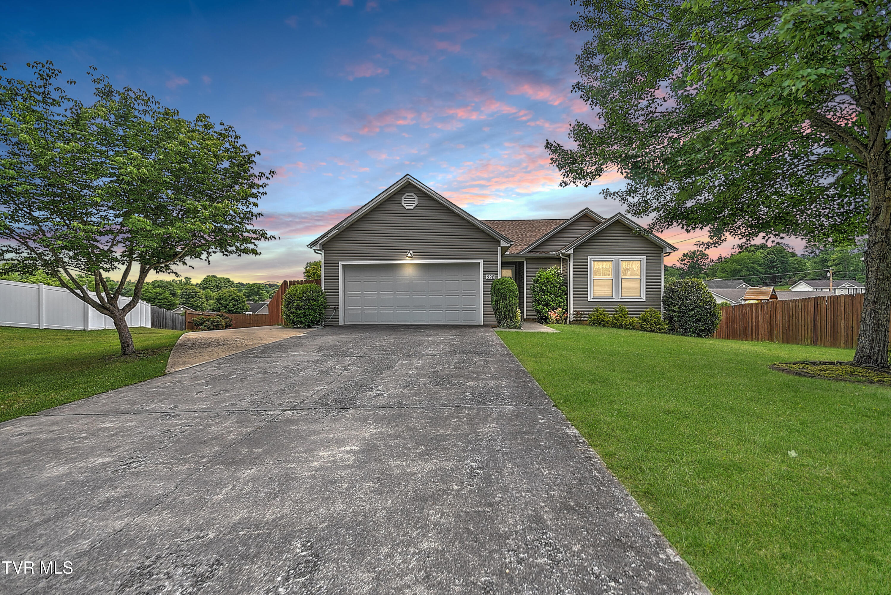 528 Natalie Court, Piney Flats, Tennessee image 1