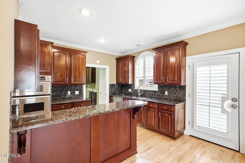 Photo of 2070 King College Road, Bristol, TN 37620 (MLS # 9990253)