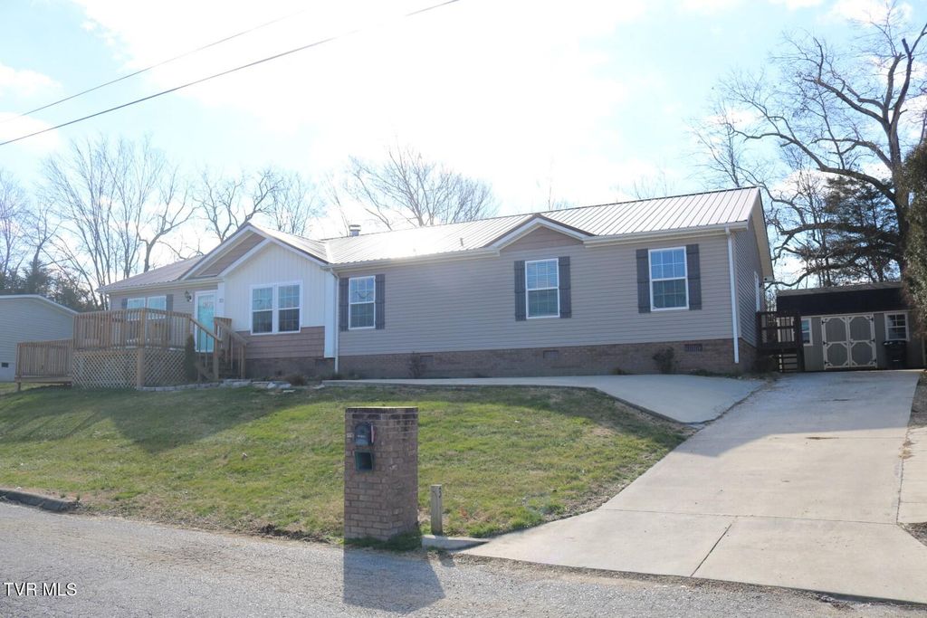 Photo of 30 Willow Creek Lane, Greeneville, TN 37743 (MLS # 9990337)