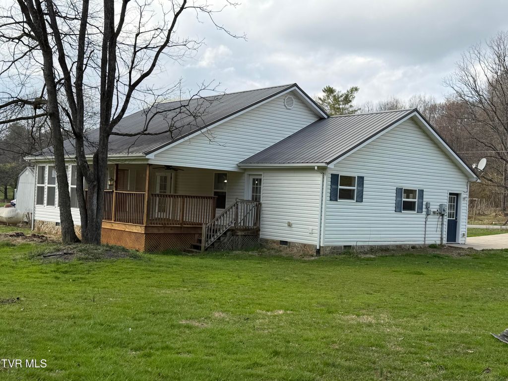 Photo of 885 Hartman Lane, Greeneville, TN 37743 (MLS # 9992179)