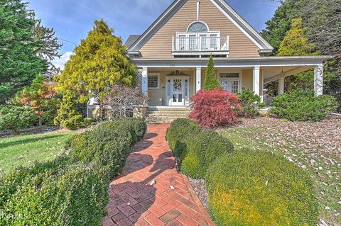 Photo of 529 Taylor Street, Bristol, TN 37620 (MLS # 9988112)