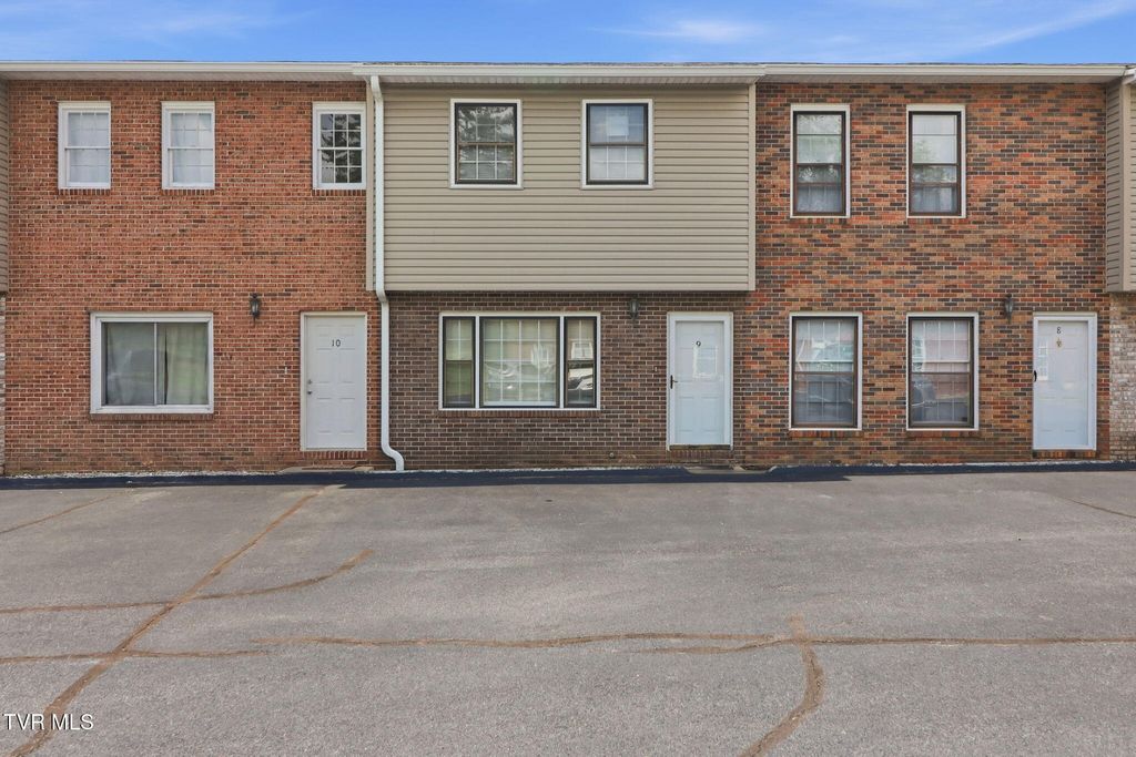 Photo of 3539 Netherland Inn Road #9, Kingsport, TN 37660 (MLS # 9996971)