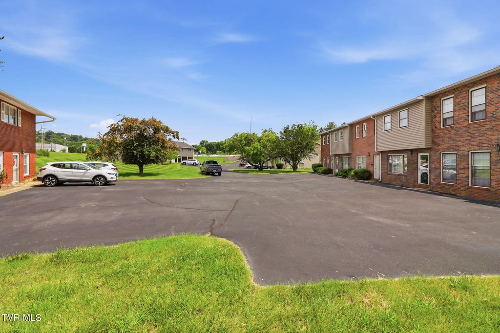 Photo of 3539 Netherland Inn Road #9, Kingsport, TN 37660 (MLS # 9996971)