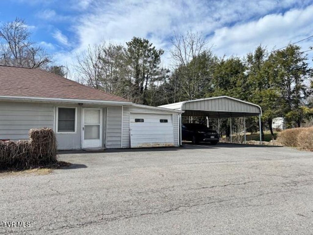 Photo of 503 Spring Avenue, Wise, VA 24293 (MLS # 9977027)