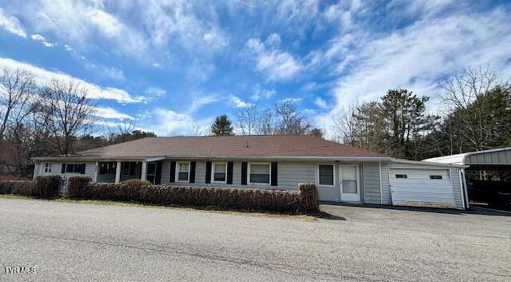 Photo of 503 Spring Avenue, Wise, VA 24293 (MLS # 9977027)