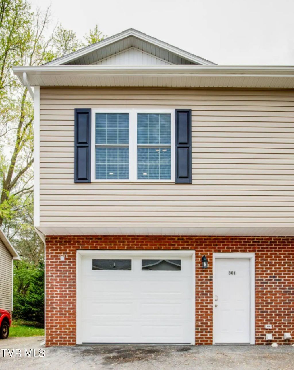 Photo of 169 Grand Avenue #301, Johnson City, TN 37601 (MLS # 9985699)