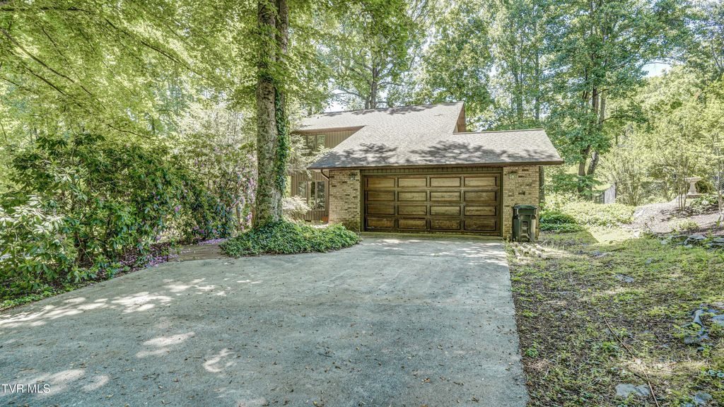 Photo of 166 Heather Lane, Johnson City, TN 37601 (MLS # 9995383)