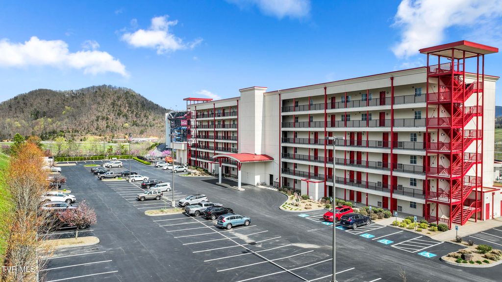 Photo of 210 Raceday Center Drive #1304, Bristol, TN 37620 (MLS # 9989973)