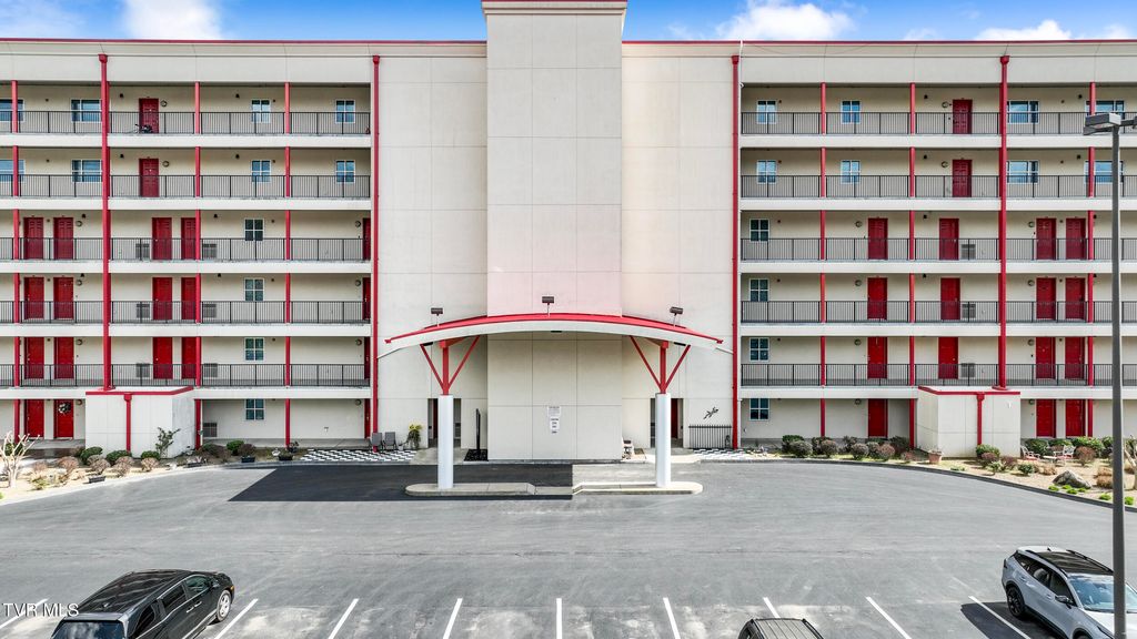 Photo of 210 Raceday Center Drive #1304, Bristol, TN 37620 (MLS # 9989973)