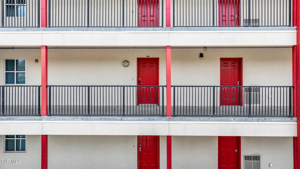 Photo of 210 Raceday Center Drive #1304, Bristol, TN 37620 (MLS # 9989973)