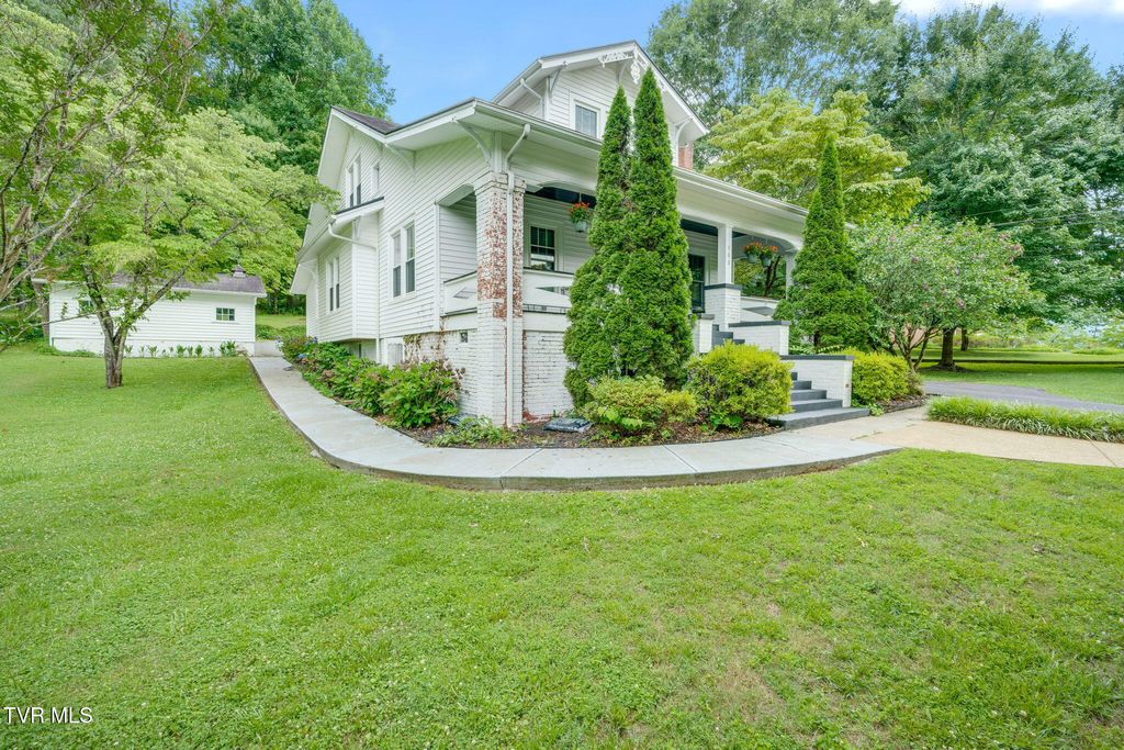 Photo of 808 Holly Avenue, Erwin, TN 37650 (MLS # 9996994)