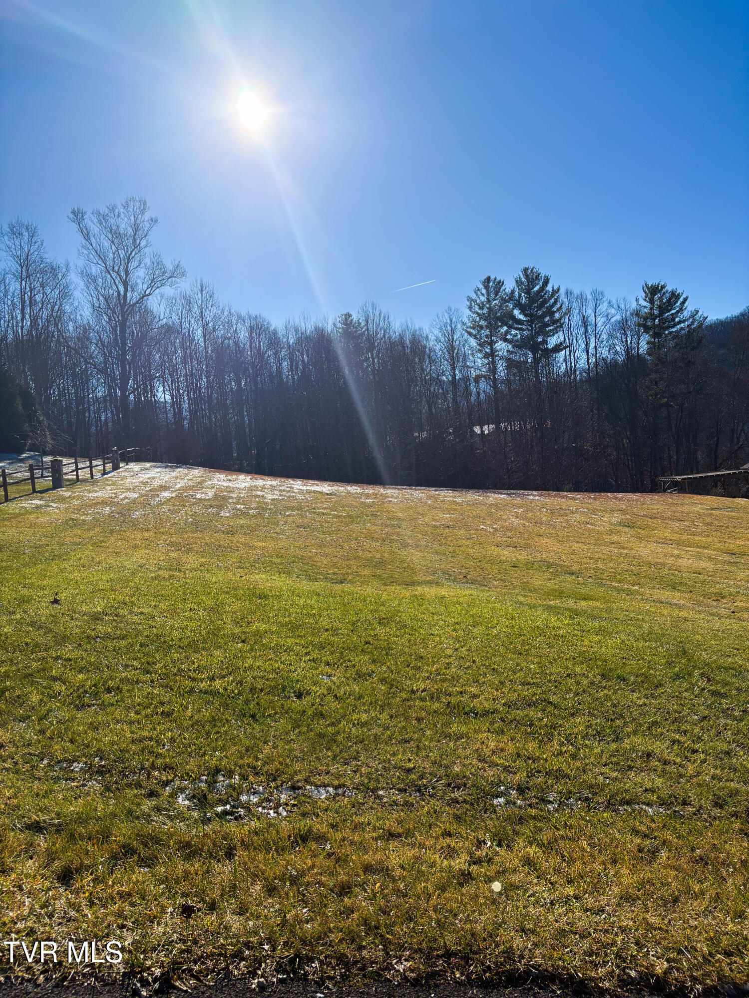 114 Buckner Drive, Roan Mountain, Tennessee image 1