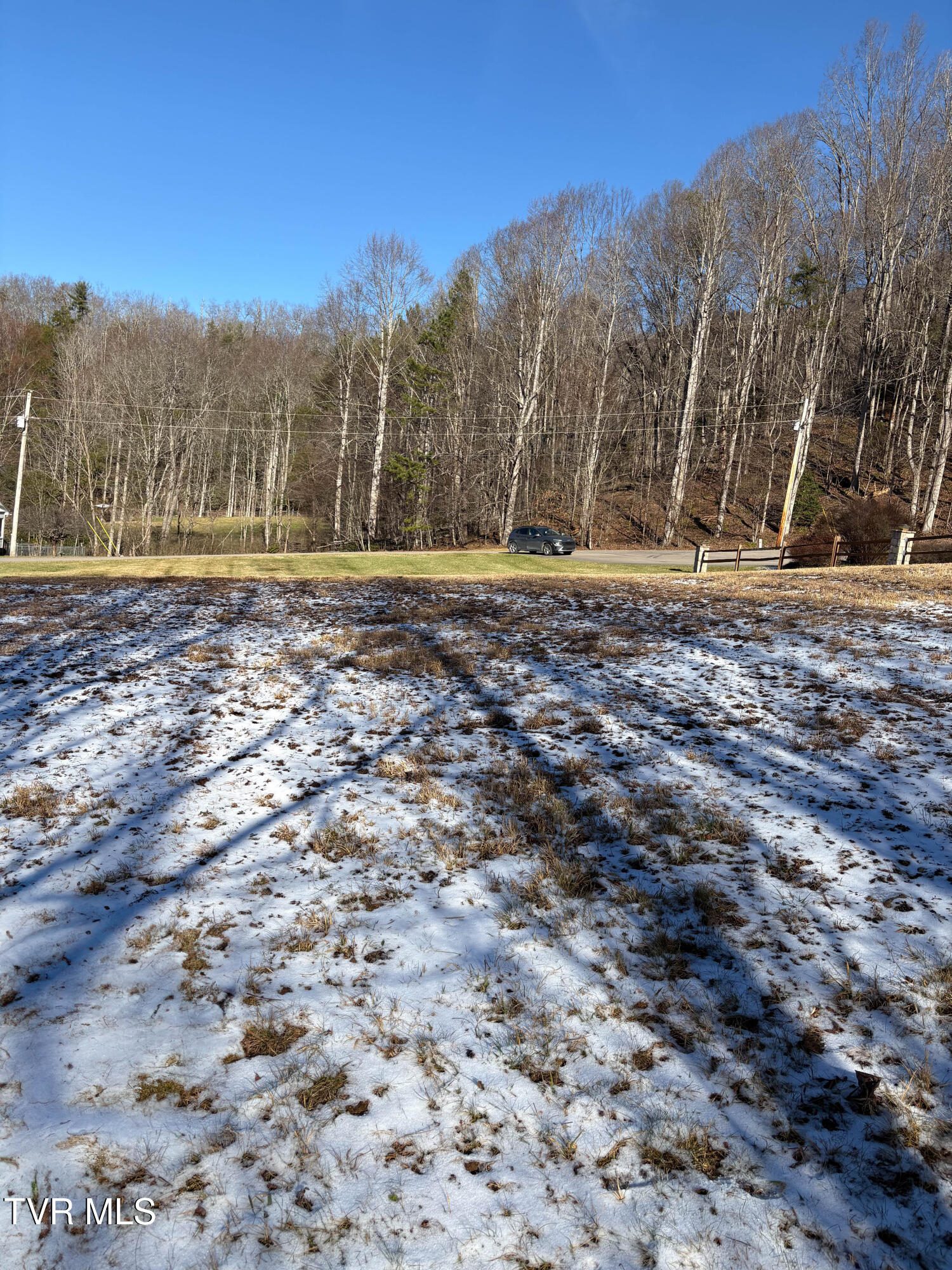 114 Buckner Drive, Roan Mountain, Tennessee image 2