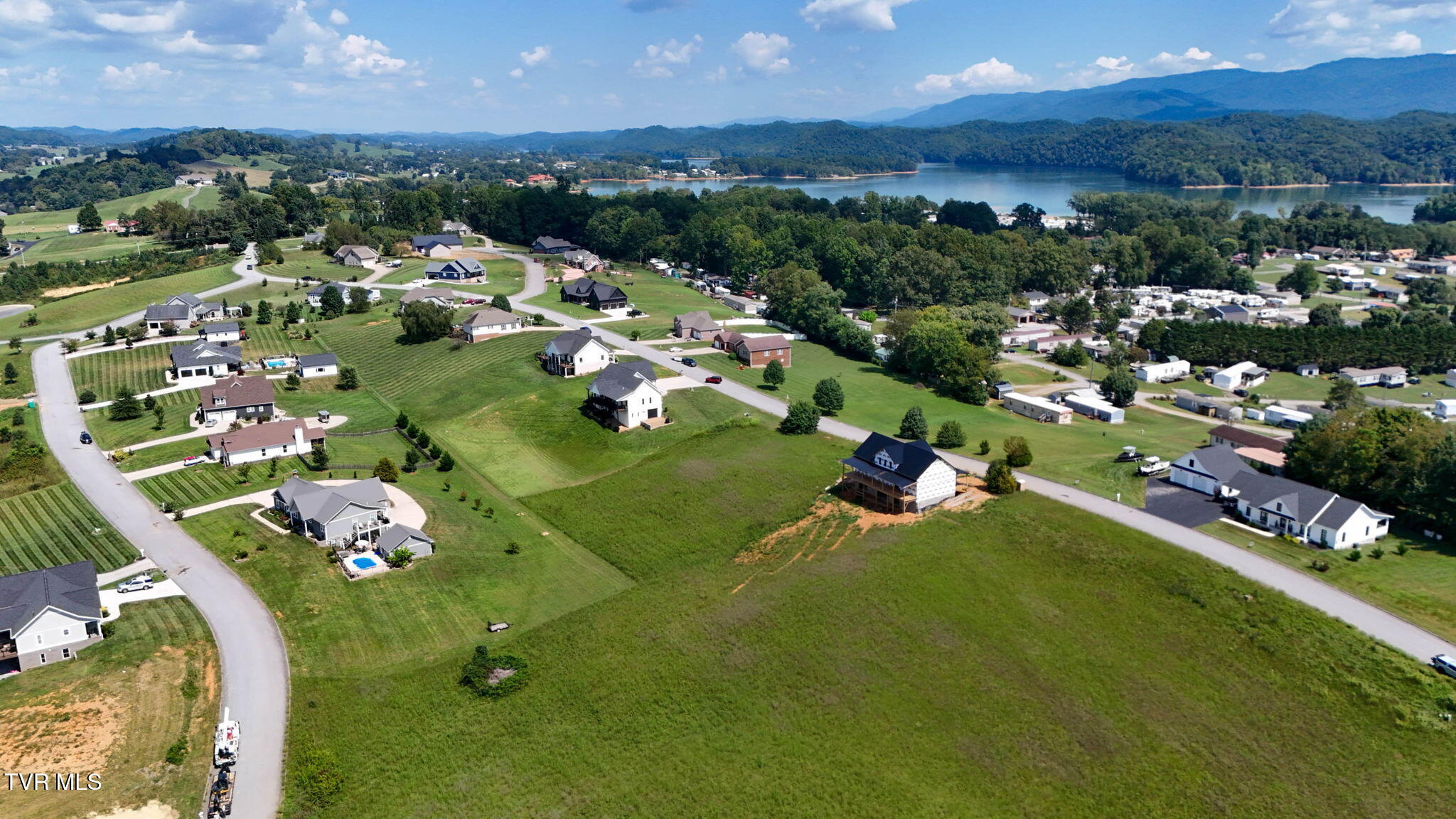 221 Lakeview Estates Drive